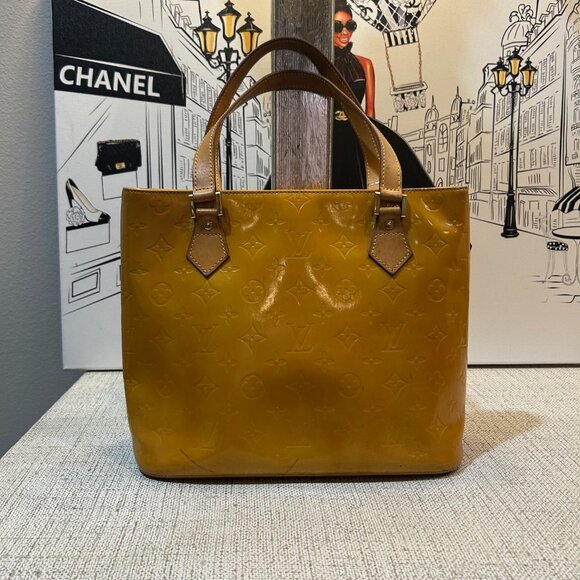 Louis Vuitton Vernis Houston in Noisette - Picture 12 of 12